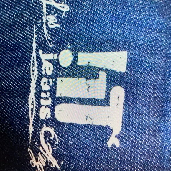 Lightly Distressed Denim jacket jeans - Picture 5 of 5